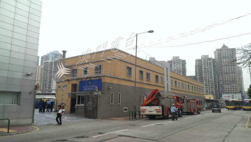 二區警司處疑有女警墮樓 澳廣視新聞 今日時事 Cyberctm澳門no 1人氣社區 二區警司處疑有女警墮樓 澳廣視新聞 今日時事 Cyberctm澳門no 1人氣社區