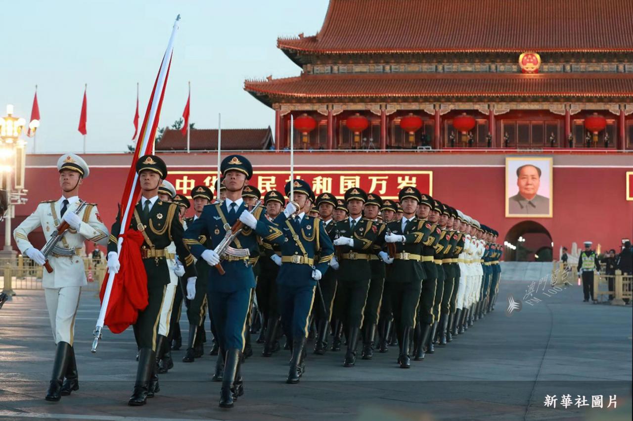 День образования китайской народной республики. Тяньаньмэнь площадь мао 1949. День образования кнр на площади тяньаньмэнь. День образования кнр праздник. День основания китайской народной республики.
