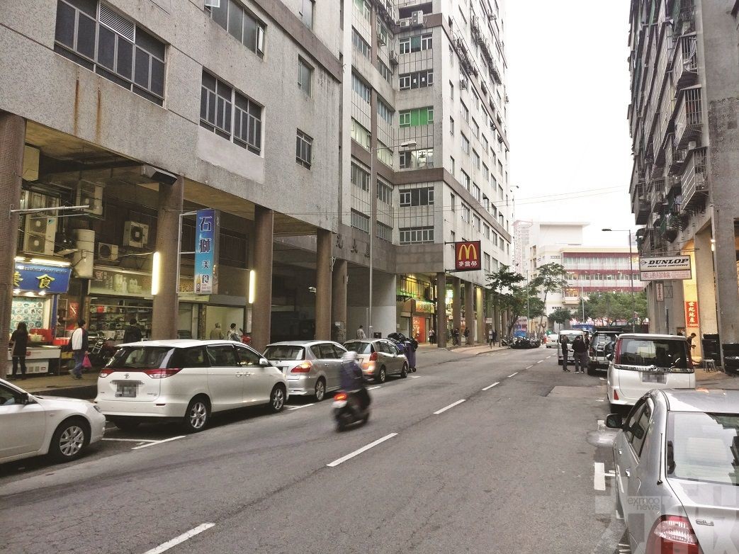 淋水淋雪糕食燒燶薯條再勒索女學生遭九惡少凌辱只因一句話 力報 今日時事 Cyberctm澳門no 1人氣社區