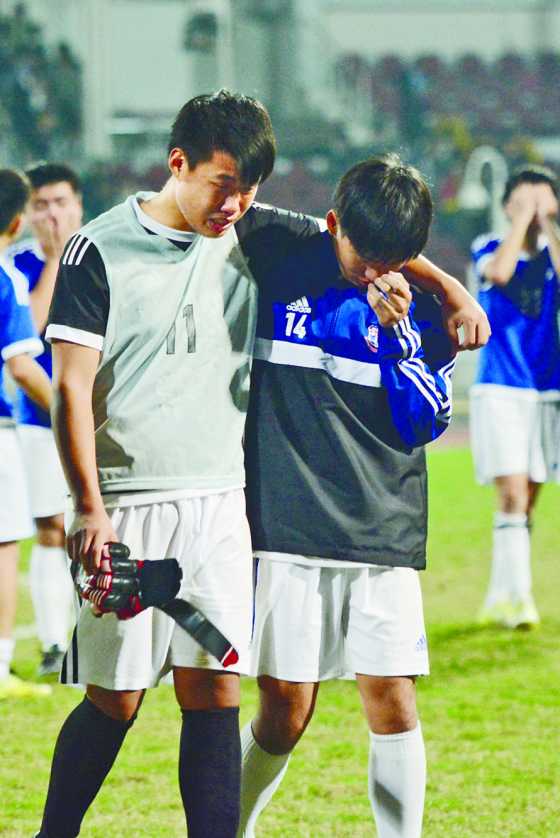 葡文学校与慈幼斗足全场未分高下,要互射十二码分胜负,最终葡文学校六